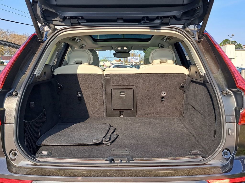 Used 2023 Volvo XC60 B5 Ultimate w/ Climate Package image 29
