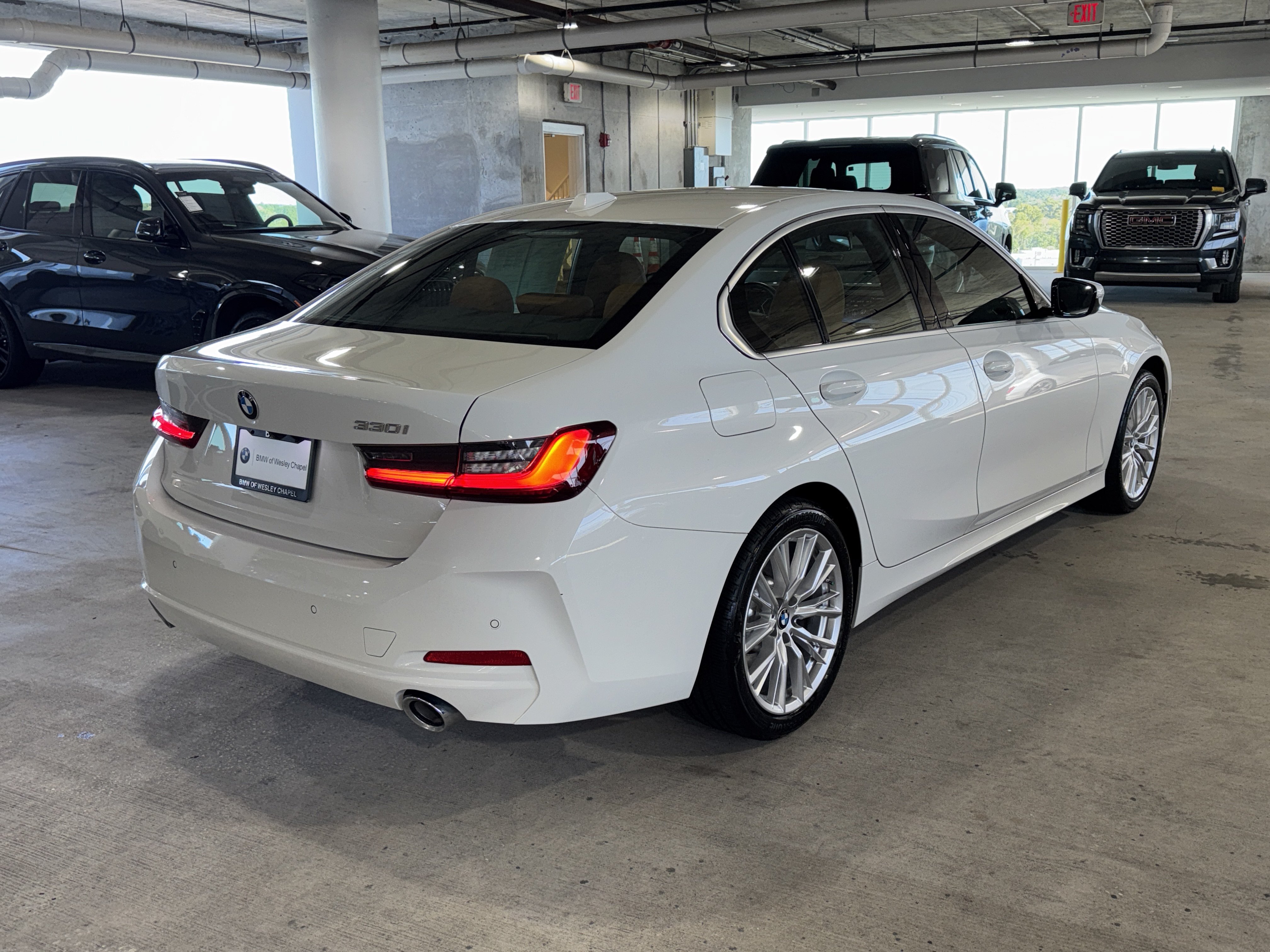 Used 2024 BMW 330i Sedan w/ Convenience Package RWD image 9