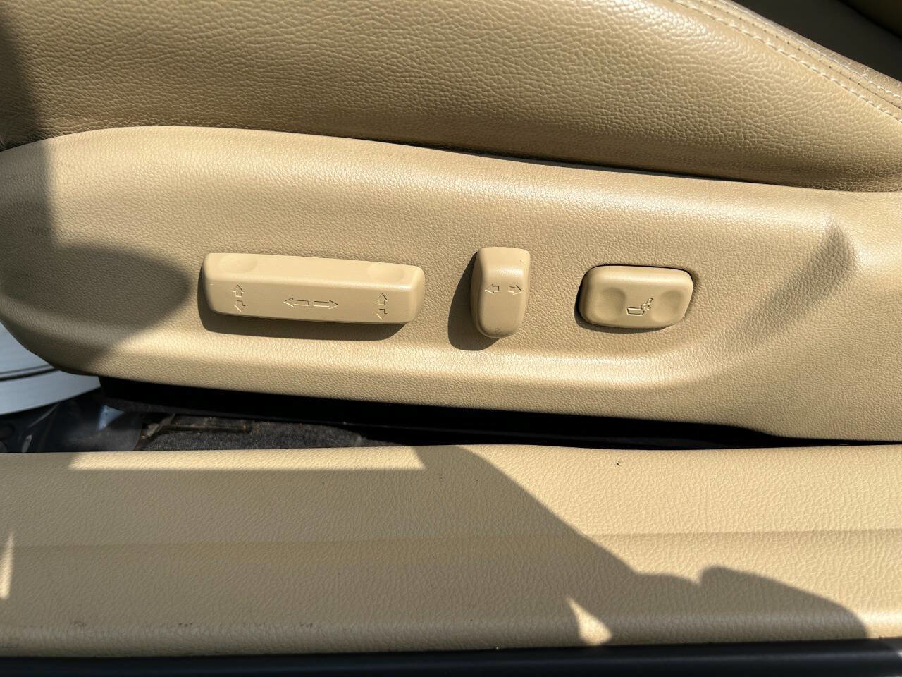 Used 2011 Honda Accord EX-L image 21