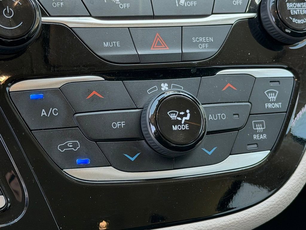 Used 2022 Chrysler Pacifica Touring-L FWD image 21