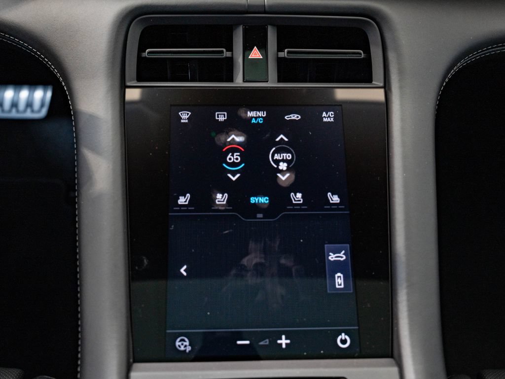 New 2026 Porsche Taycan 4S AWD/4WD image 36
