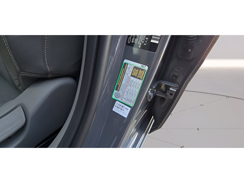Used 2026 Hyundai Elantra Sport FWD image 13