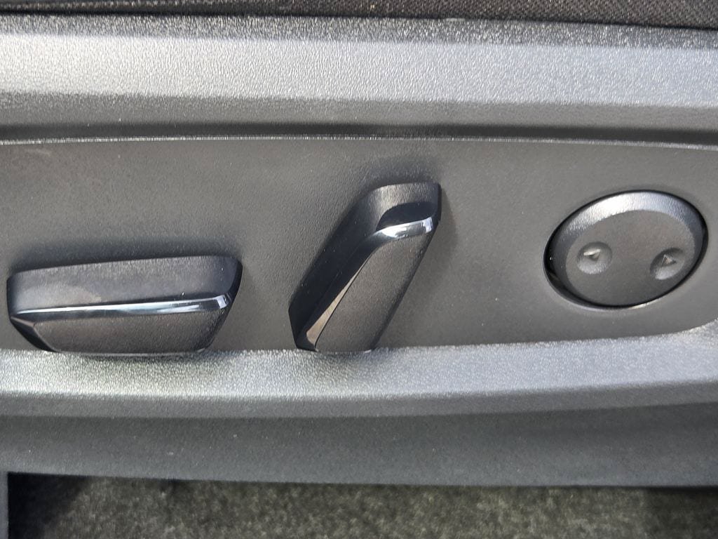 Used 2025 Nissan Pathfinder SL FWD image 27