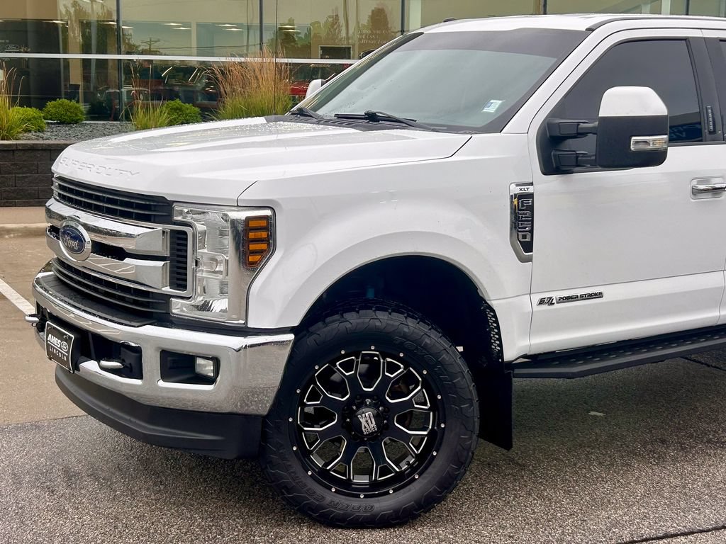 Used 2019 Ford F250 XLT w/ XLT Premium Package AWD/4WD image 2