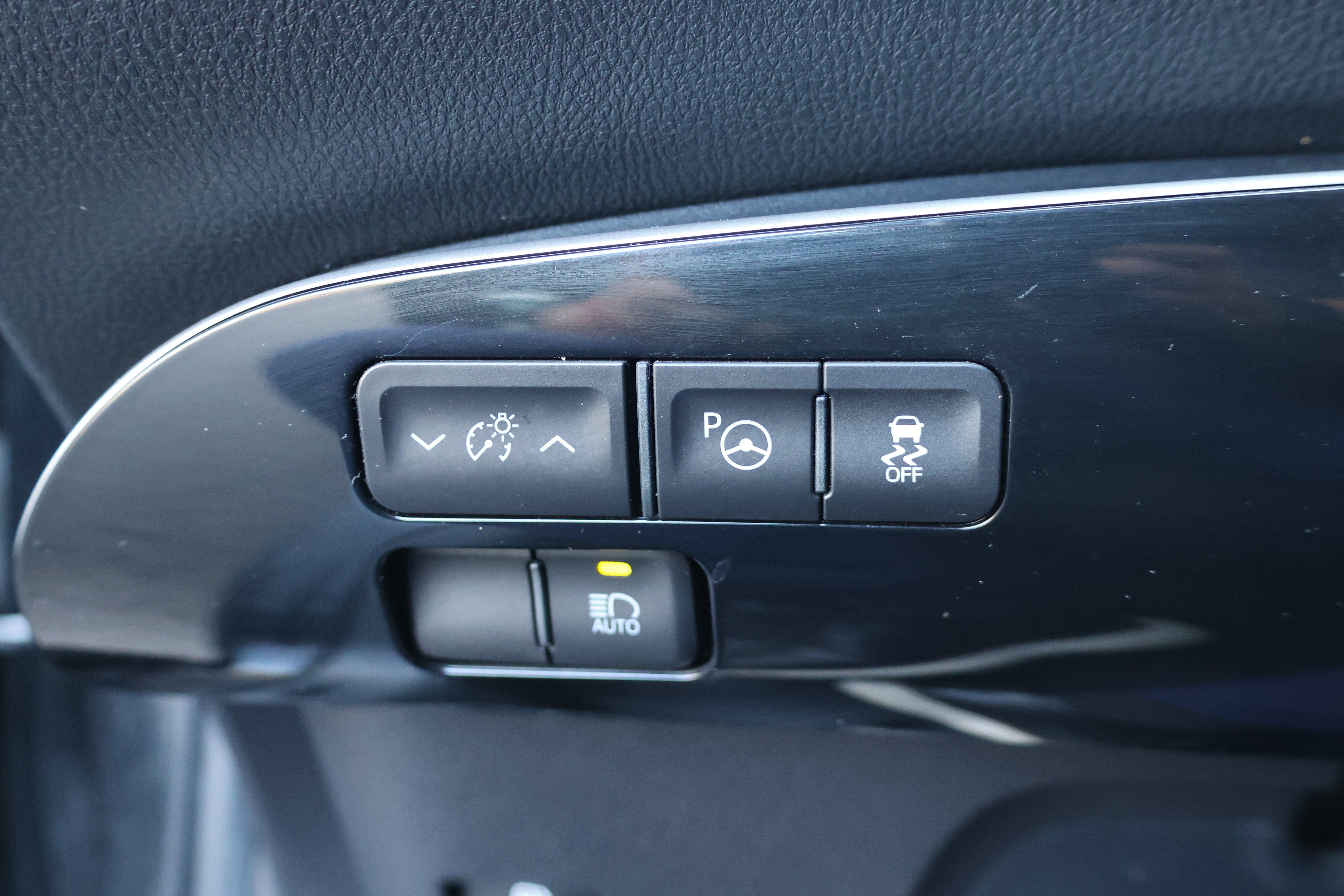 Used 2017 Toyota Prius Three FWD image 29