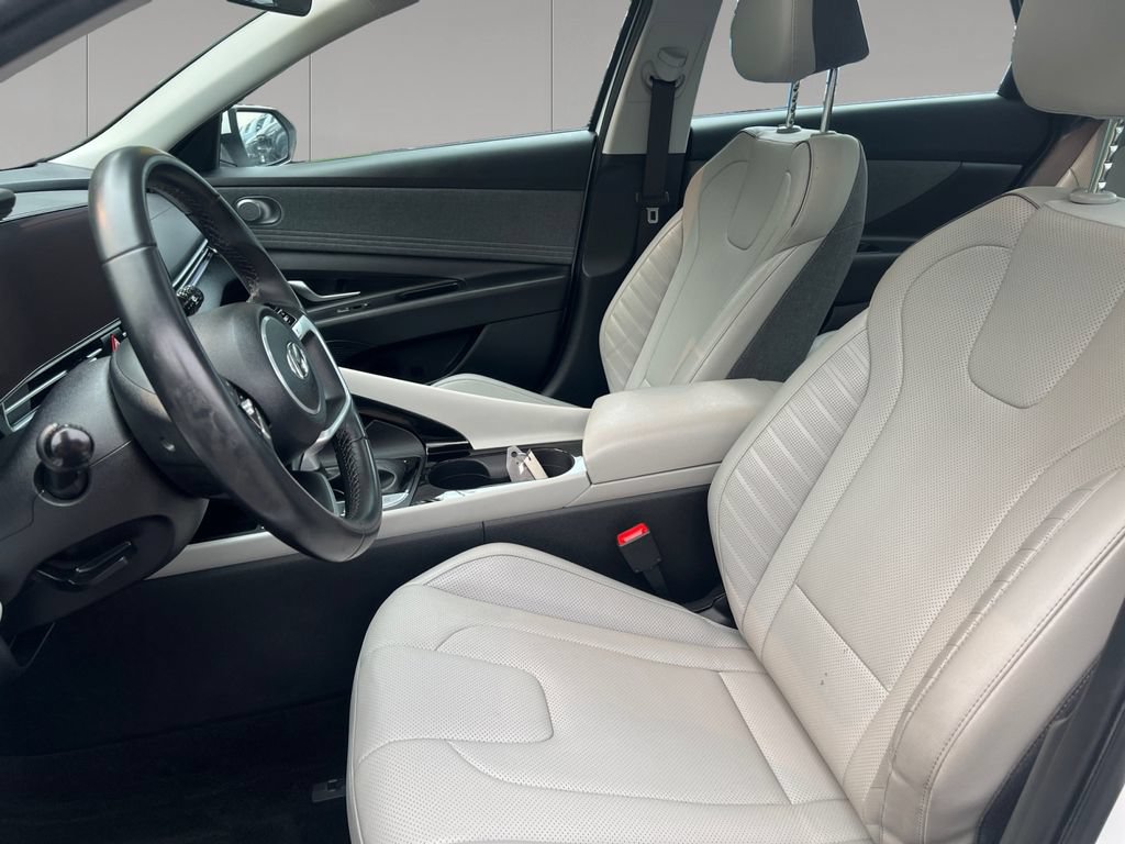 Used 2023 Hyundai Elantra Limited FWD image 10