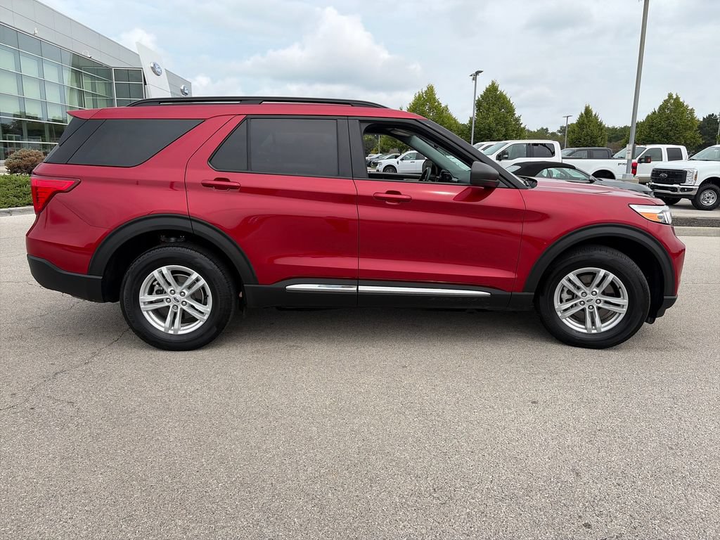 Used 2024 Ford Explorer XLT w/ Equipment Group 202A AWD/4WD image 8