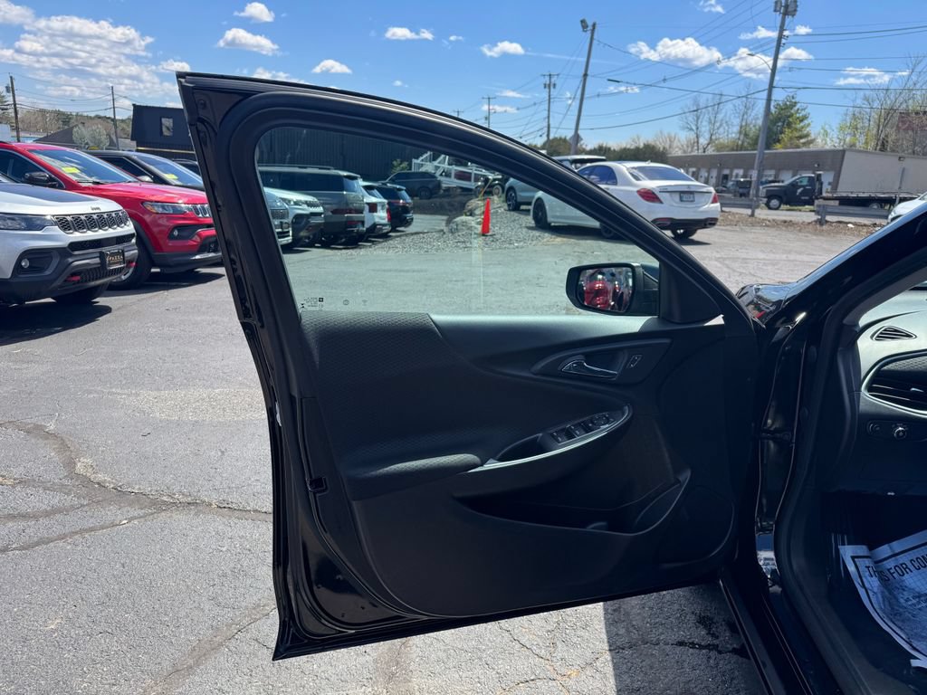 Used 2024 Chevrolet Malibu LT FWD image 18