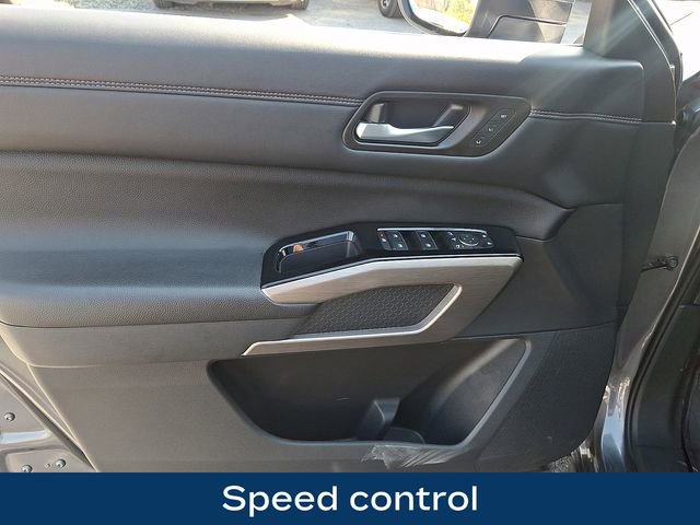 Used 2023 Nissan Pathfinder Platinum image 24