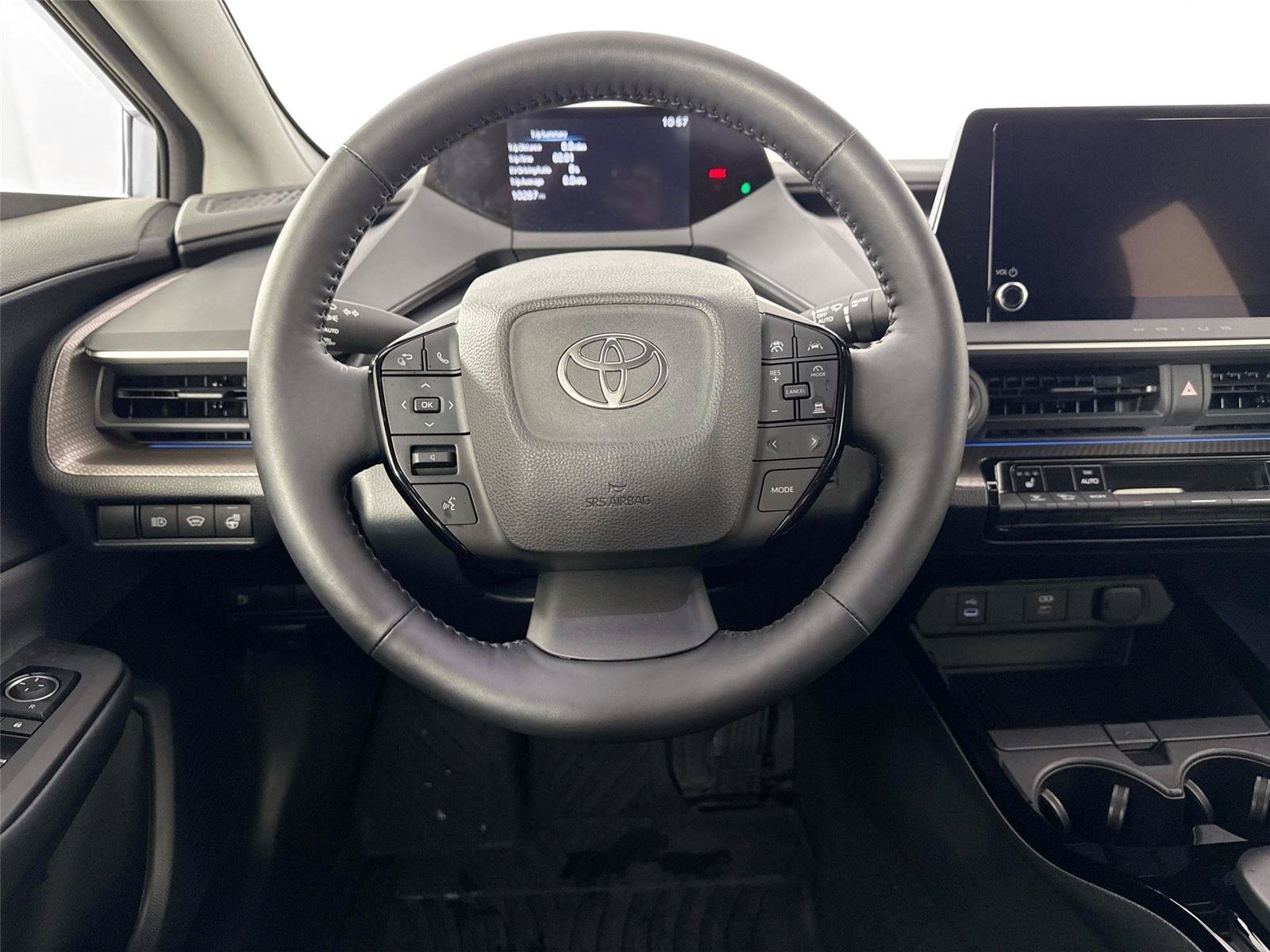 Certified 2025 Toyota Prius XLE FWD image 31