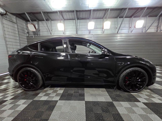 Used 2021 Tesla Model Y Performance image 9