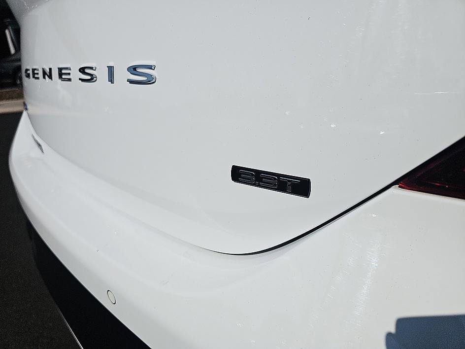 Used 2025 Genesis G70 3.3T Advanced RWD image 9