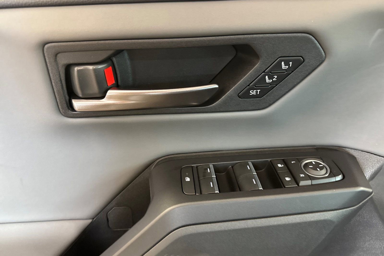 New 2026 Toyota RAV4 XSE AWD/4WD image 10
