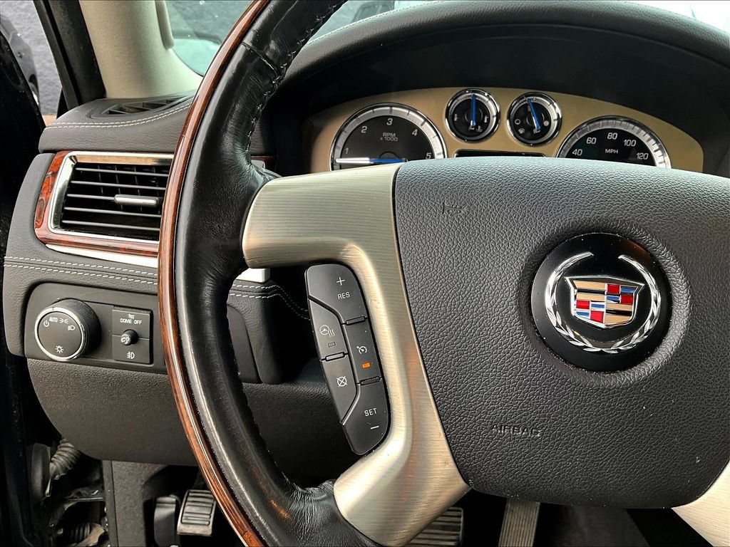 Used 2013 Cadillac Escalade Platinum AWD/4WD image 13