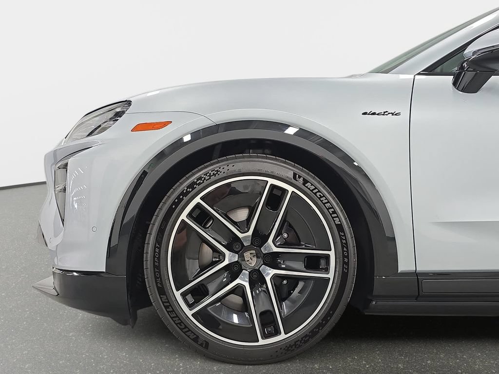 New 2026 Porsche Cayenne Turbo AWD/4WD image 10