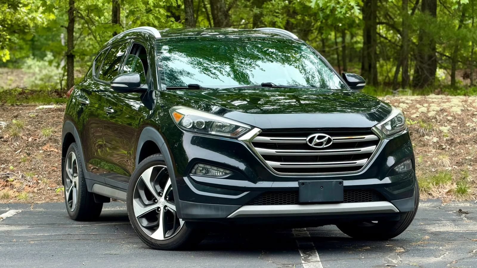 Used 2017 Hyundai Tucson Limited AWD/4WD image 2