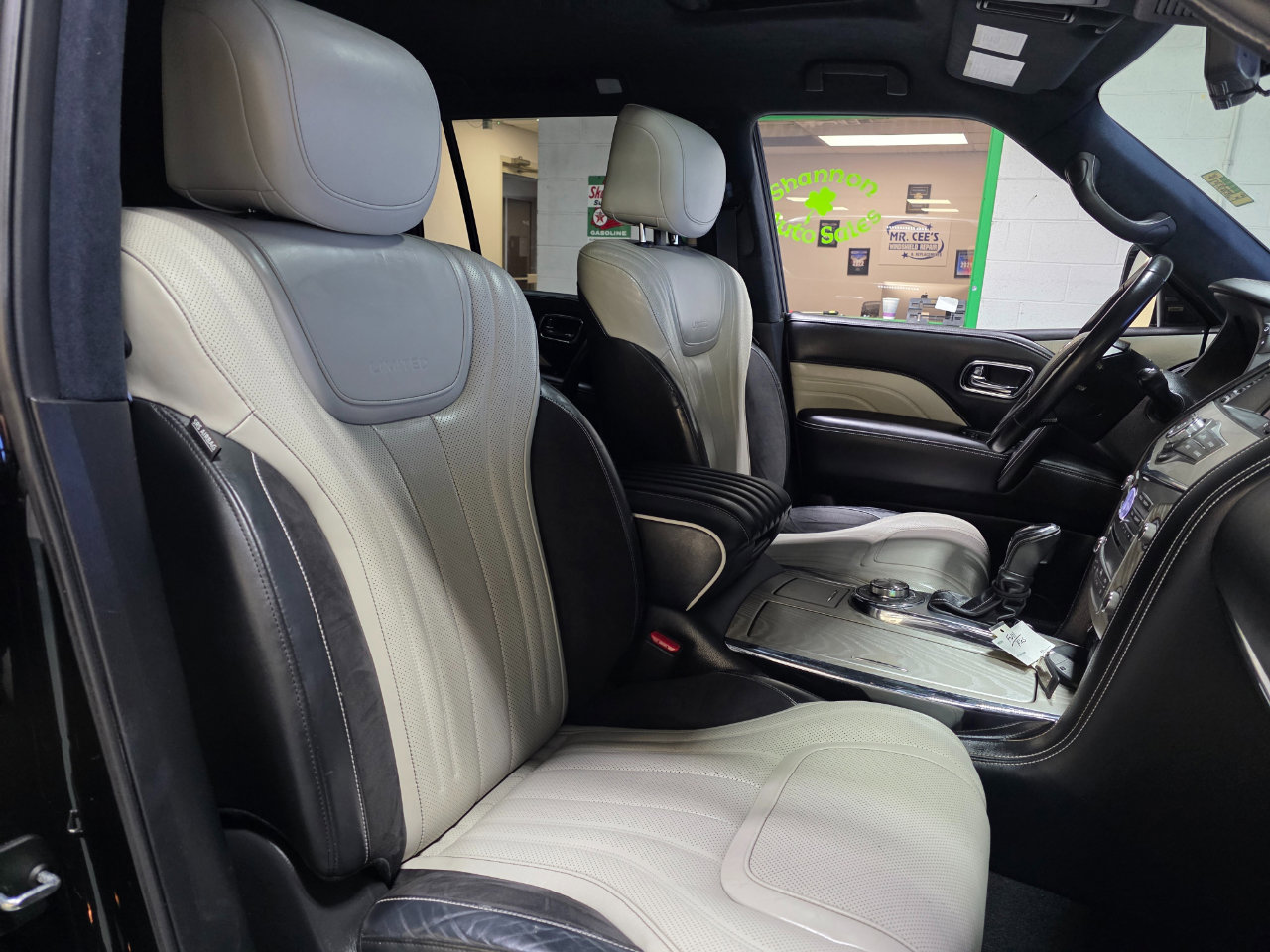 Used 2019 INFINITI QX80 Limited w/ All-Season Package image 29