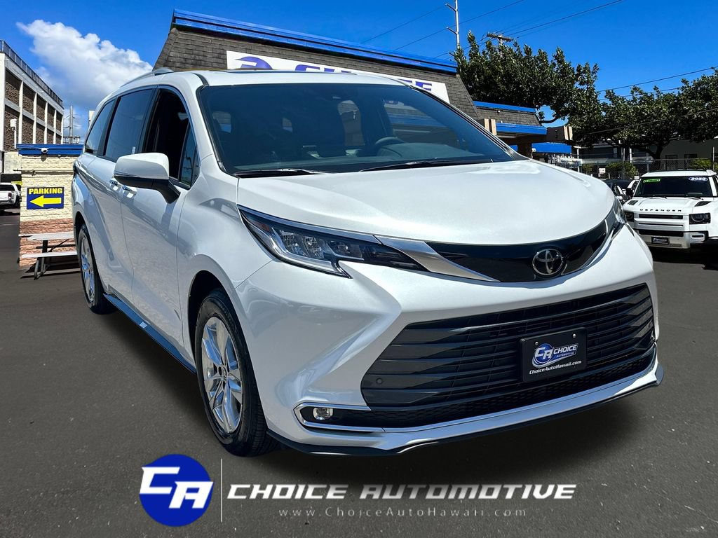 Used 2026 Toyota Sienna Limited FWD image 9