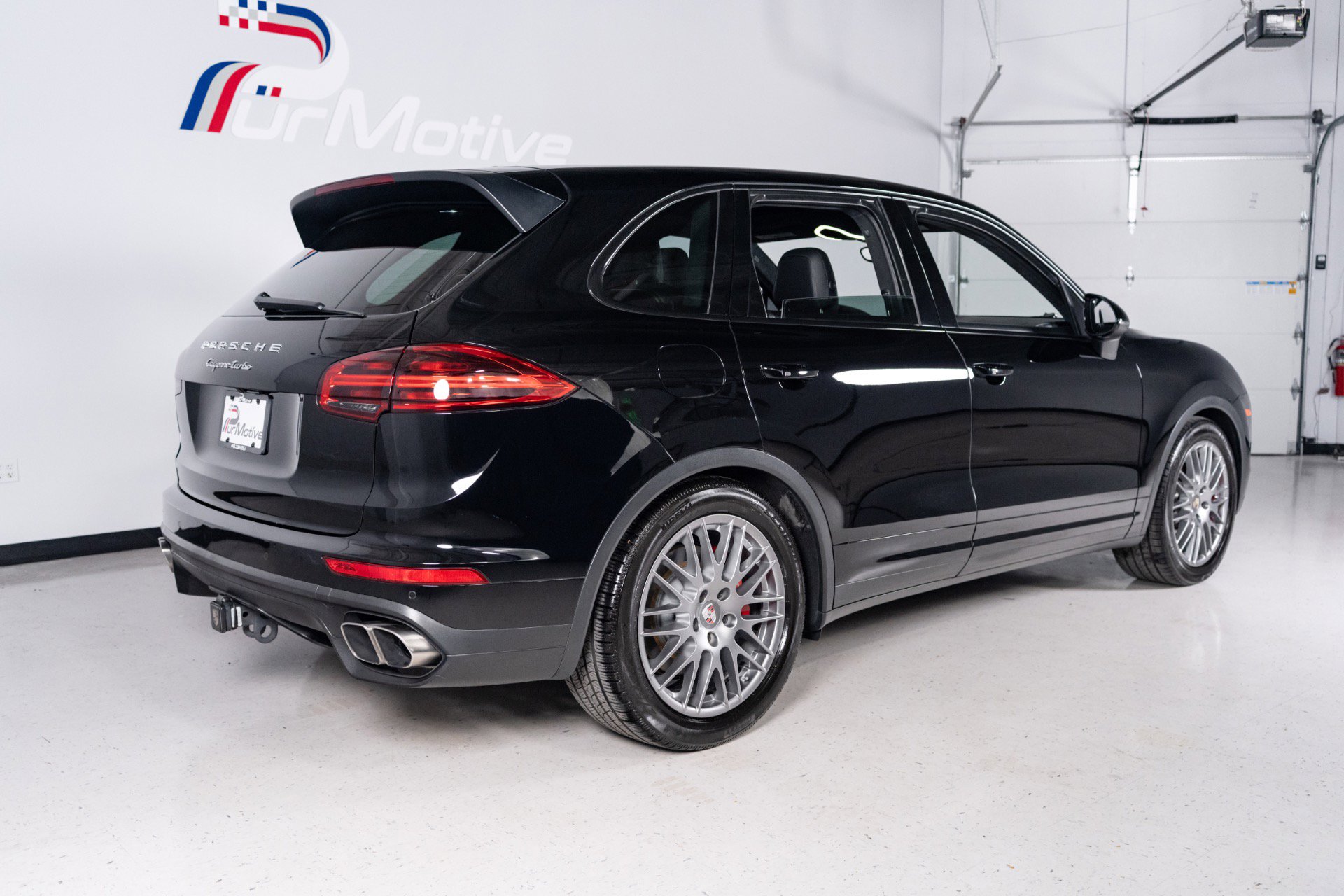 Used 2016 Porsche Cayenne Turbo AWD/4WD image 21