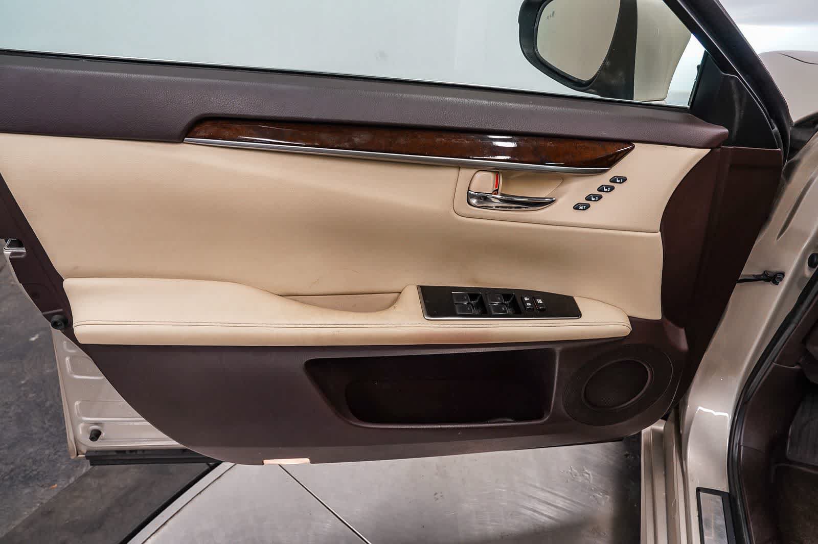 Used 2018 Lexus ES 350 w/ Navigation System Package FWD image 22