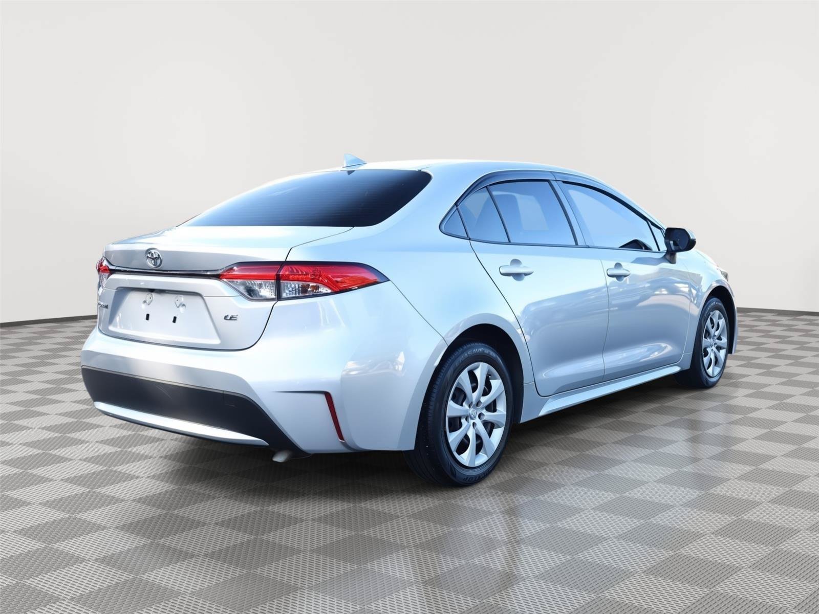 Used 2022 Toyota Corolla LE FWD image 7