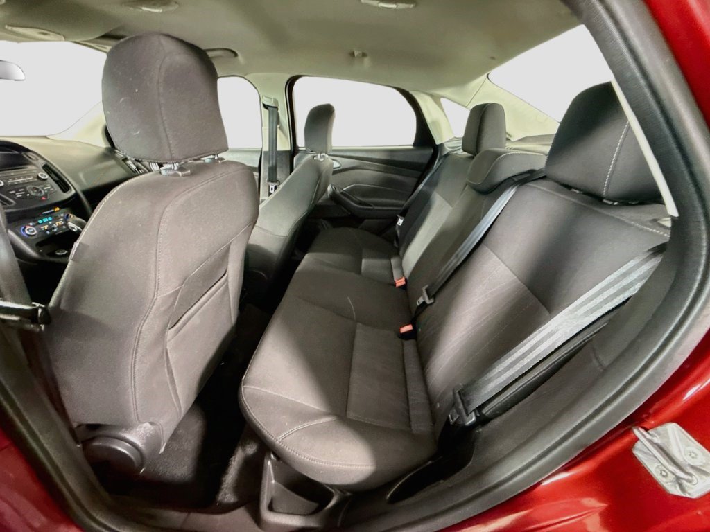 Used 2017 Ford Focus SE FWD image 23