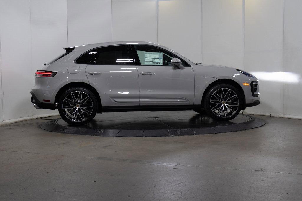 Used 2025 Porsche Macan image 8