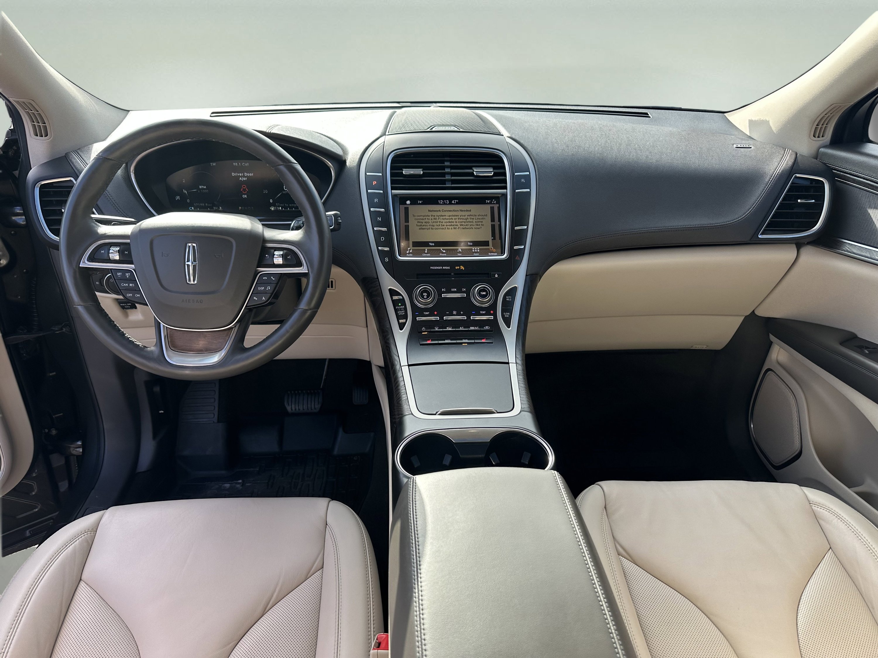 Used 2019 Lincoln Nautilus Select image 11