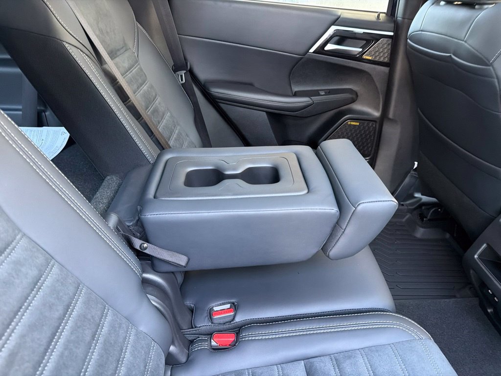 New 2026 Mitsubishi Outlander SE FWD image 29
