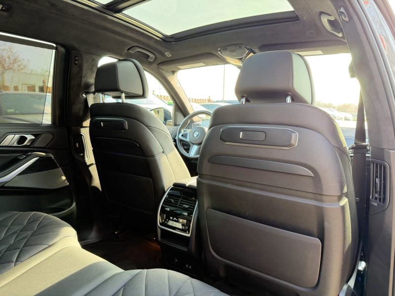 Used 2023 BMW X7 xDrive40i w/ M Sport Package AWD/4WD image 28
