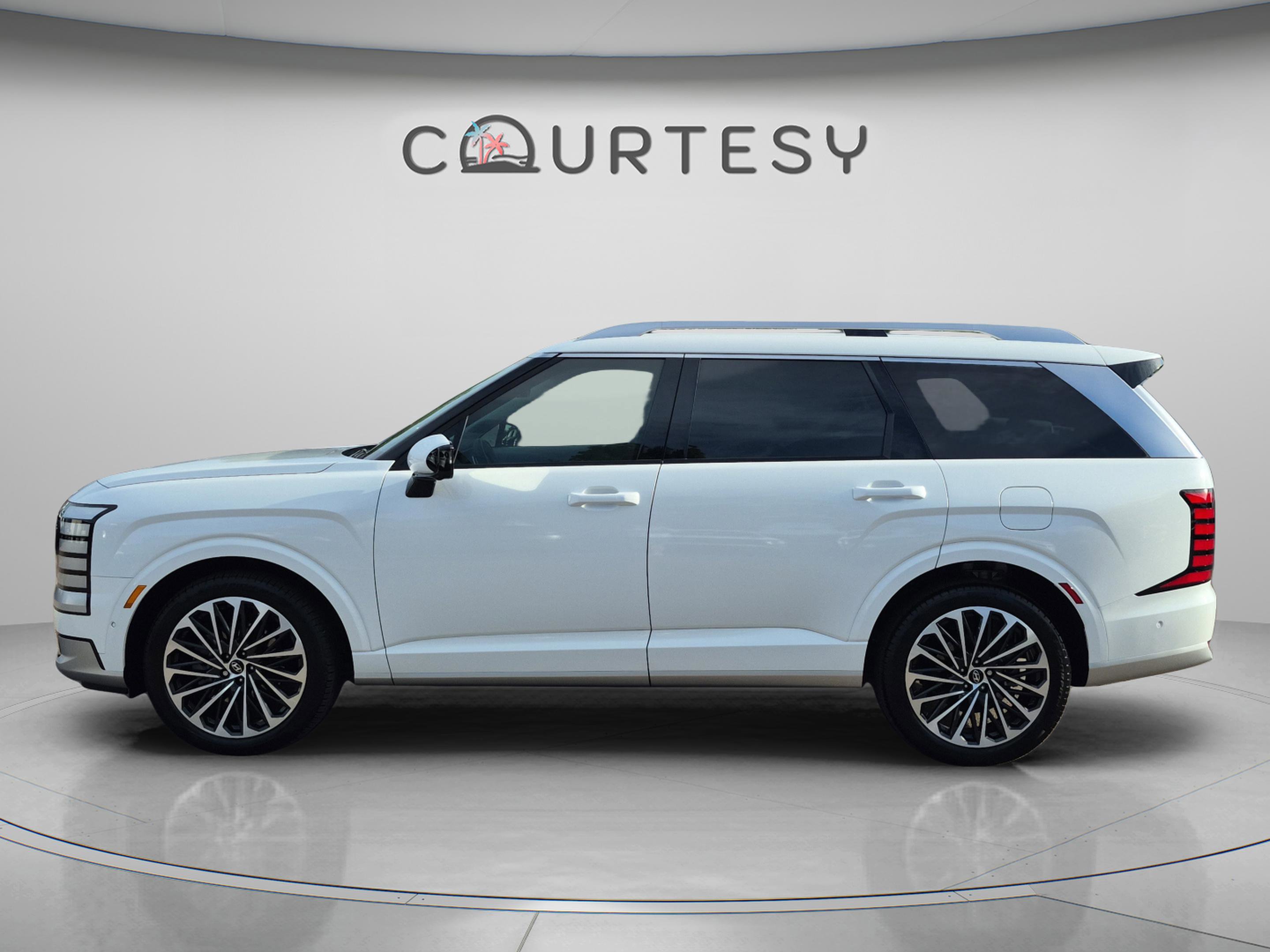 Certified 2026 Hyundai Palisade Calligraphy FWD image 2
