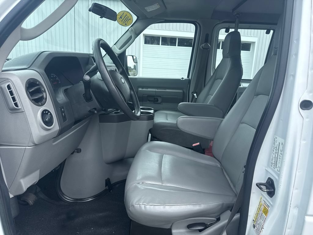 Used 2014 Ford E-250 and Econoline 250 Extended w/ Power Group RWD image 9