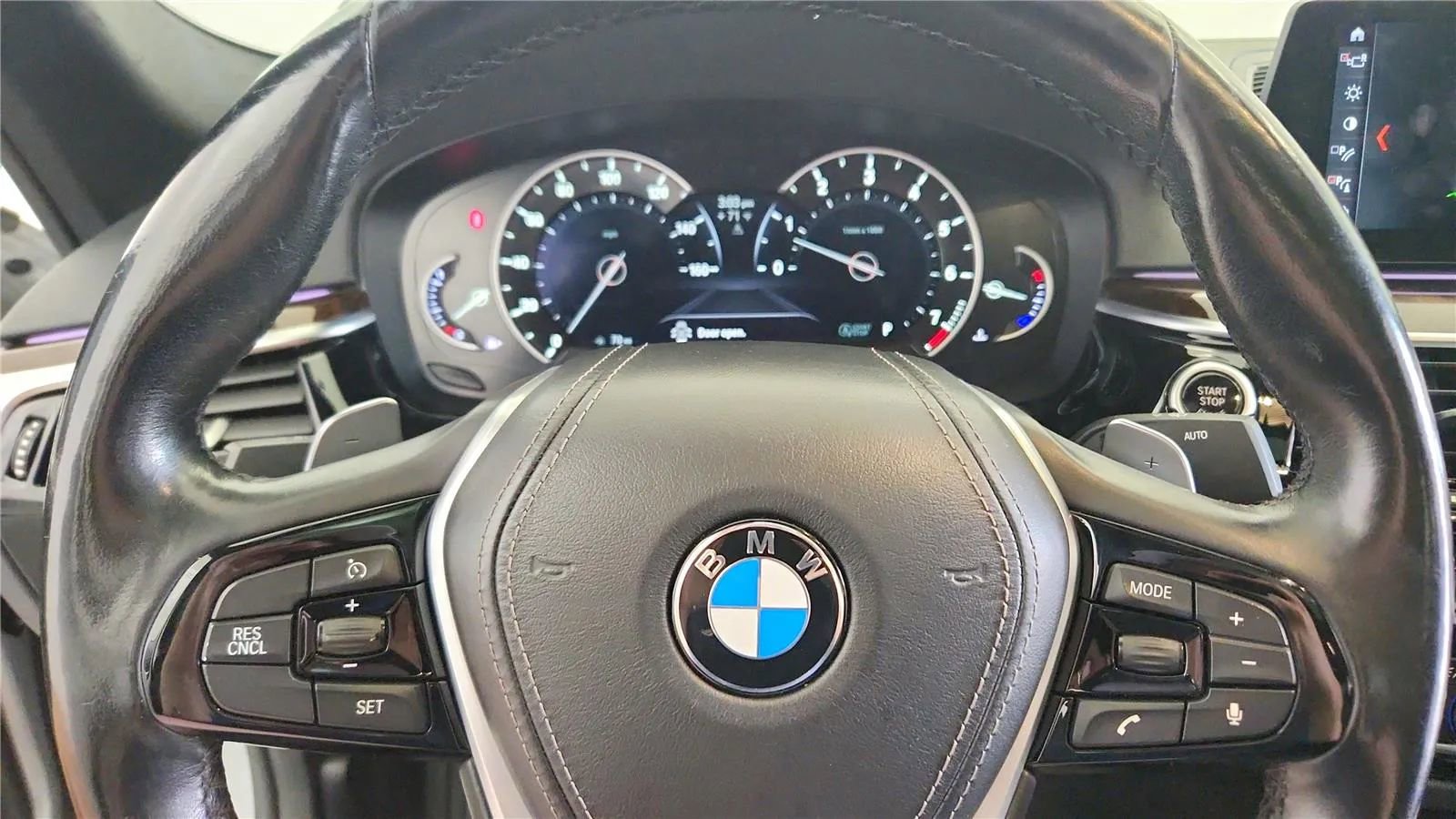 Used 2017 BMW 530i xDrive image 27