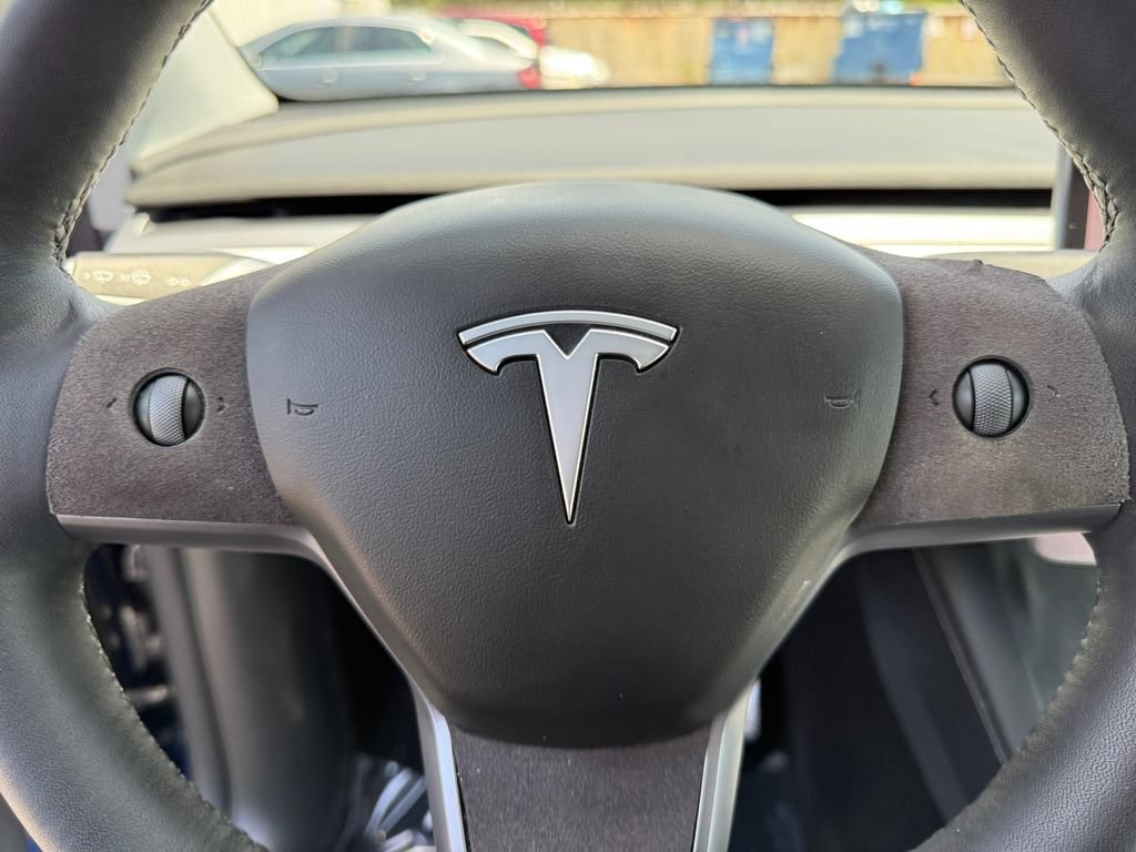 Used 2022 Tesla Model Y Performance AWD/4WD image 19