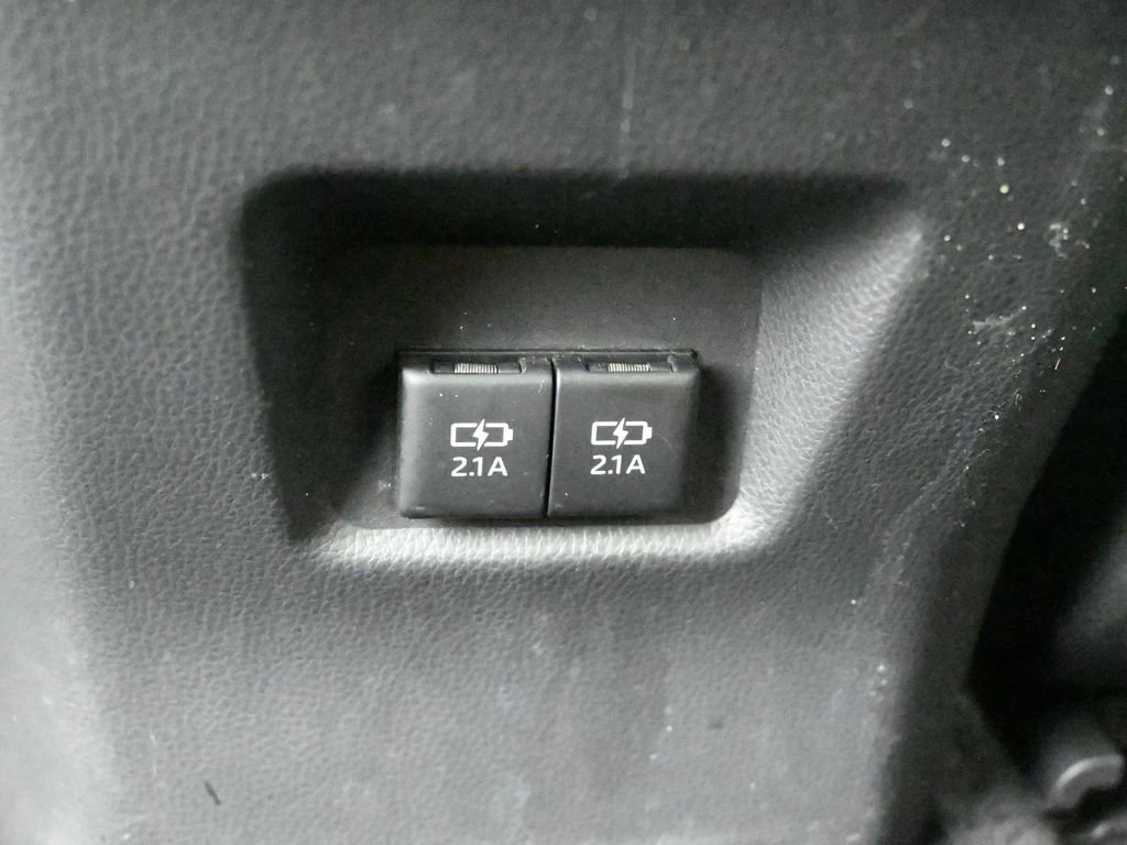 Used 2019 Toyota RAV4 XLE image 16