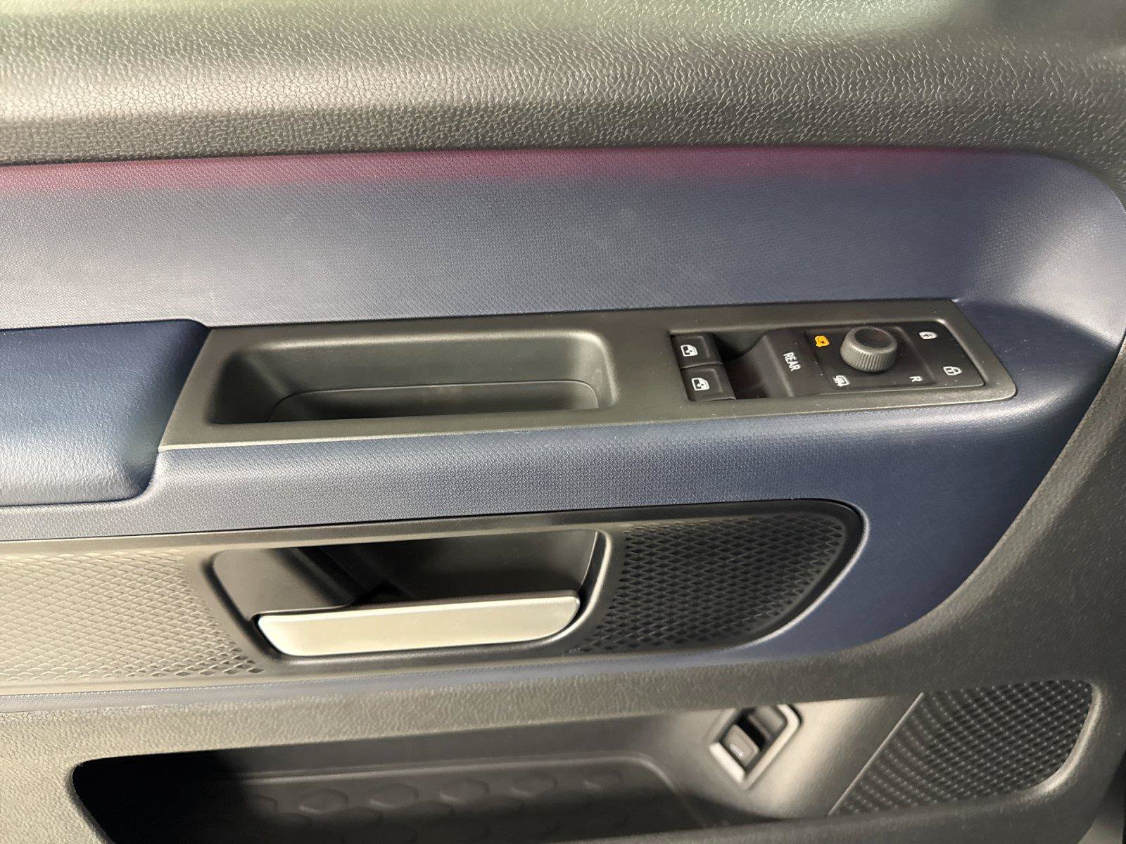 New 2025 Volkswagen ID. Buzz Pro S RWD image 10