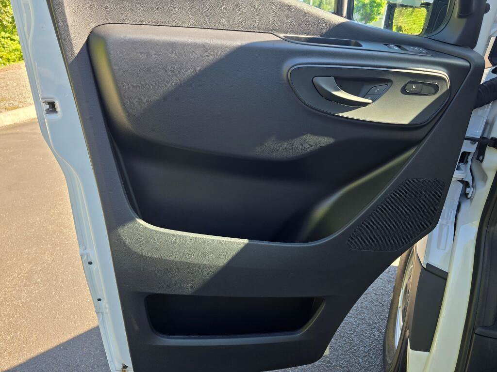 New 2025 Mercedes-Benz eSprinter 170 Cargo image 29