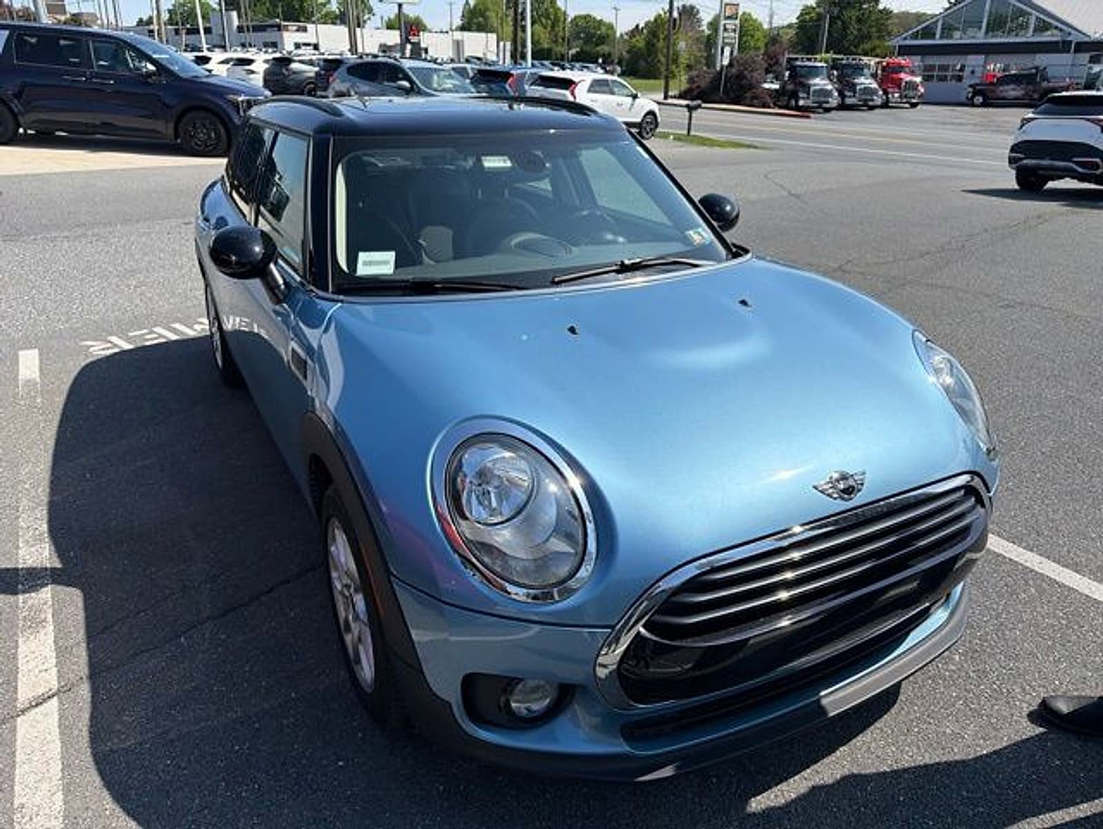 Used 2016 MINI Cooper Clubman FWD image 2