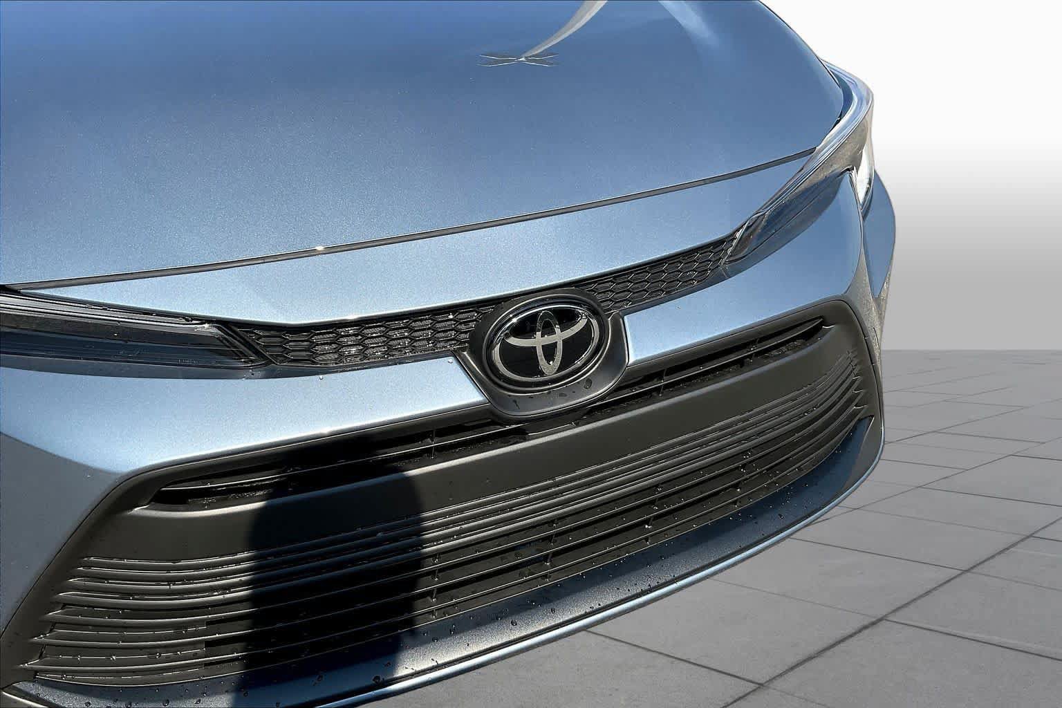 Used 2026 Toyota Corolla LE FWD image 29