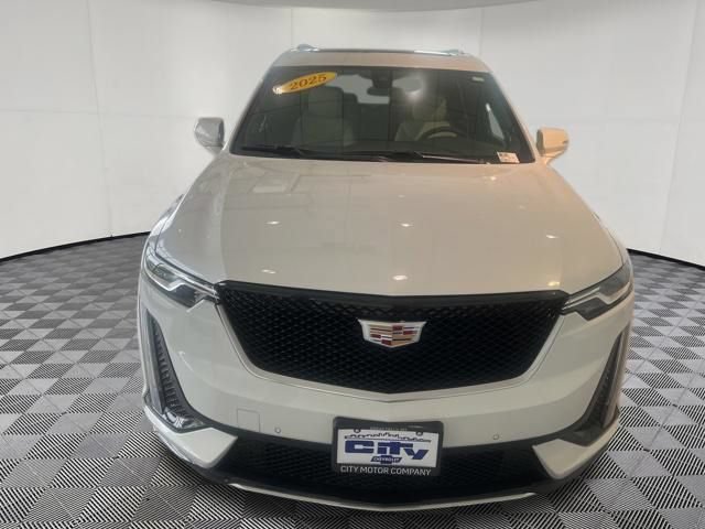 Used 2025 Cadillac XT6 Sport w/ LPO, Floor Liner Package AWD/4WD image 40
