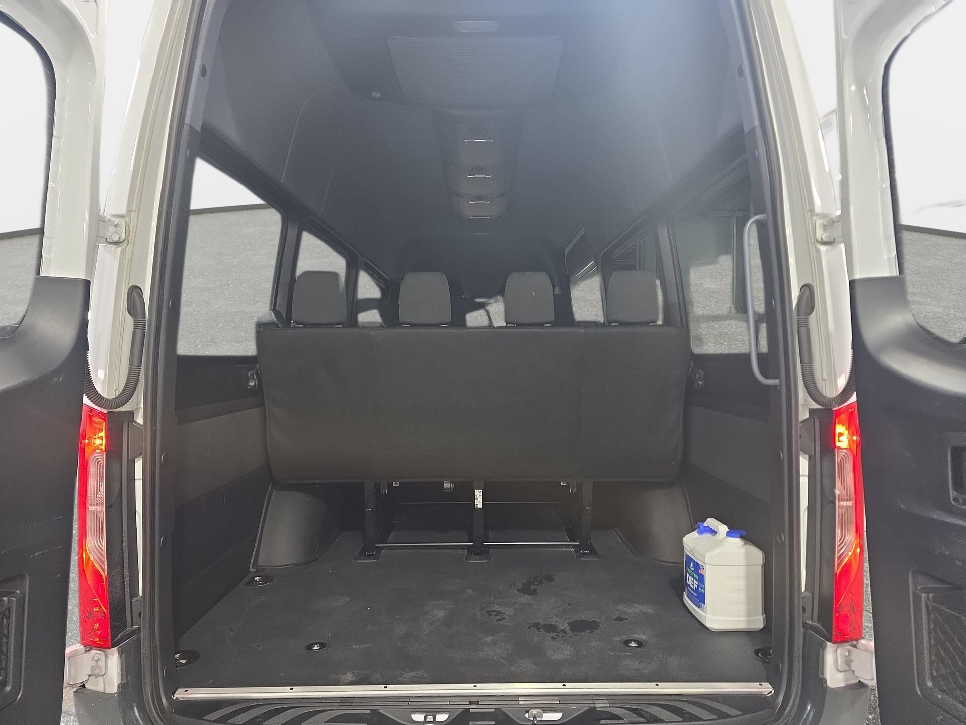 Used 2025 Mercedes-Benz Sprinter 2500 image 12
