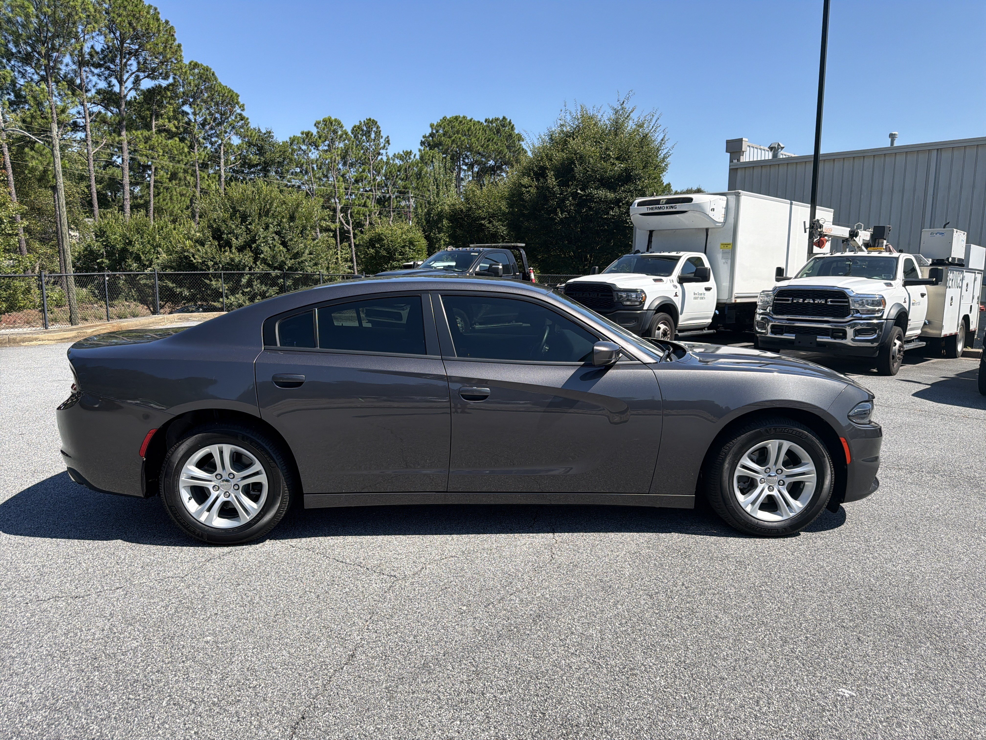 Used 2019 Dodge Charger SXT RWD image 9