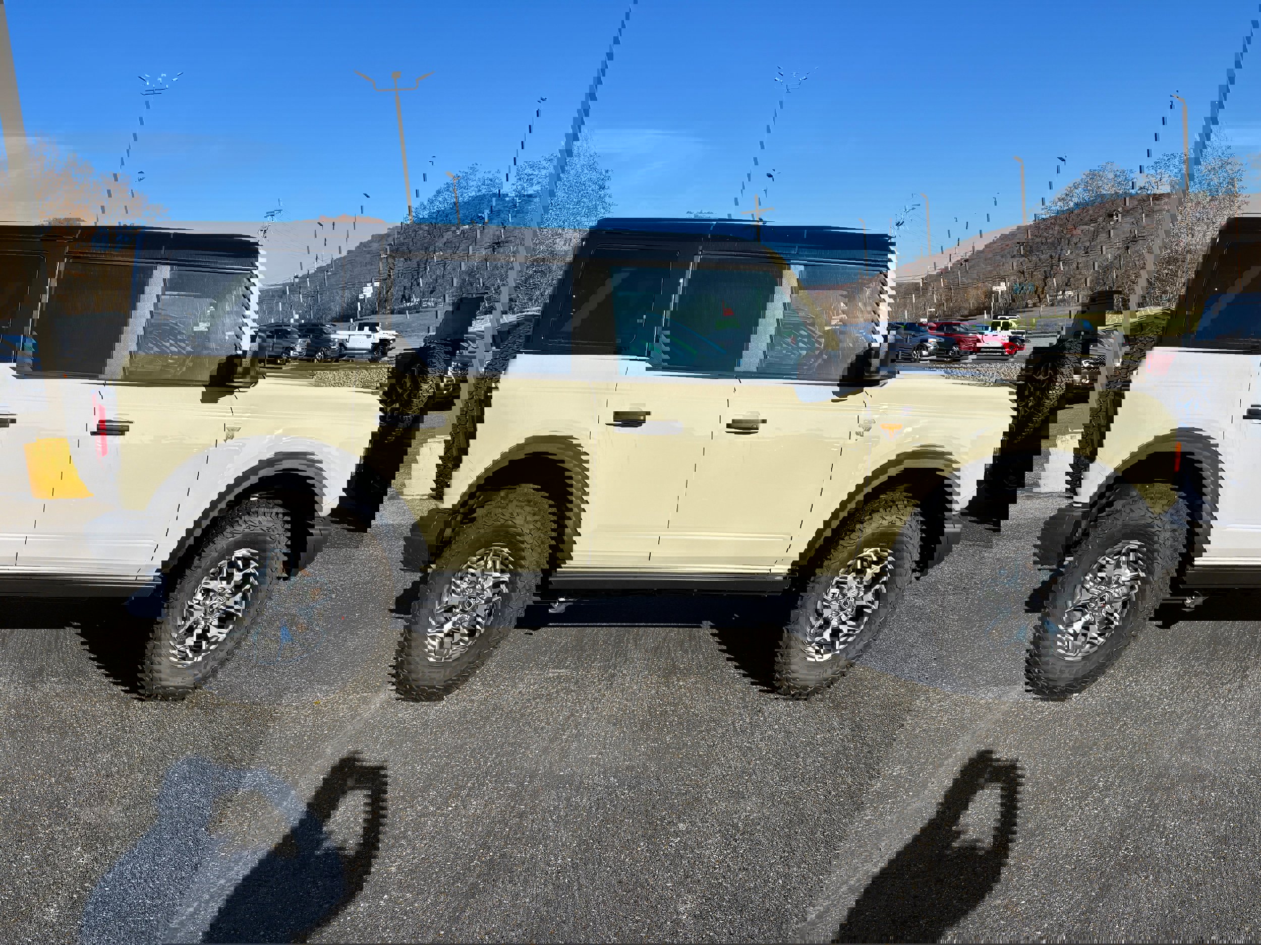 New 2025 Ford Bronco Badlands image 3