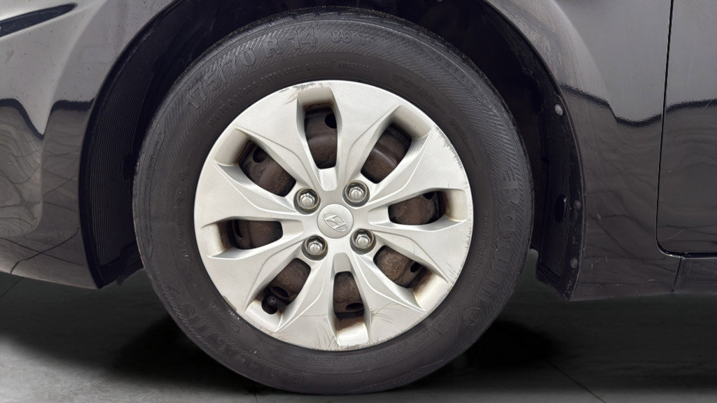 Used 2016 Hyundai Accent SE image 40