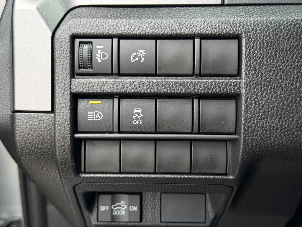 Used 2025 Toyota Tacoma TRD Sport AWD/4WD image 23