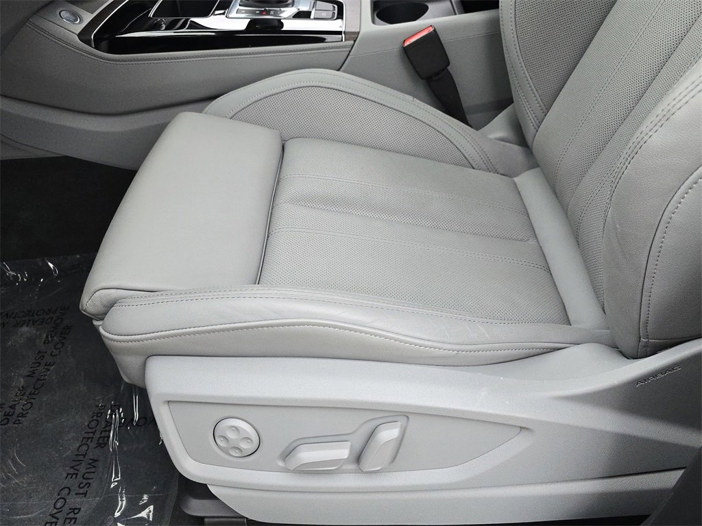 Certified 2025 Audi Q5 2.0T Premium Plus w/ Premium Plus Package image 17