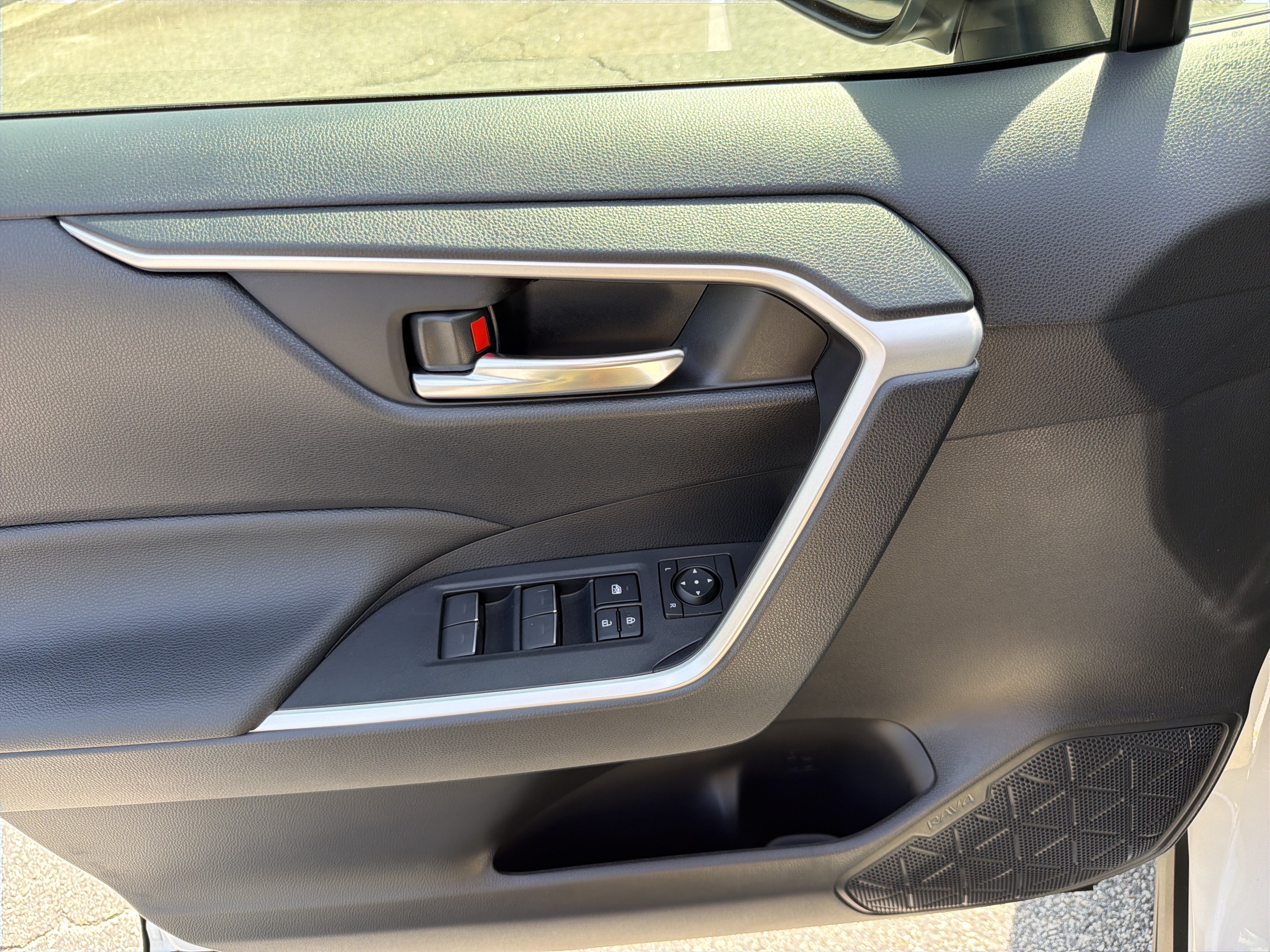 Certified 2024 Toyota RAV4 XLE AWD/4WD image 19