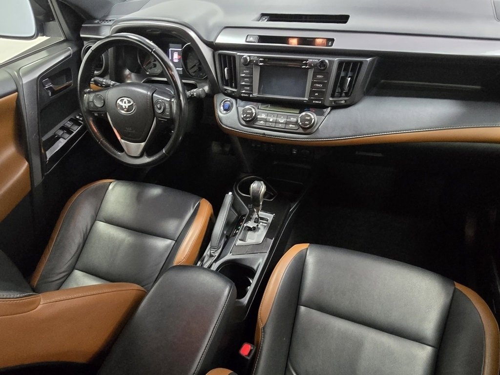 Used 2018 Toyota RAV4 SE w/ Power Extra Value Package image 20