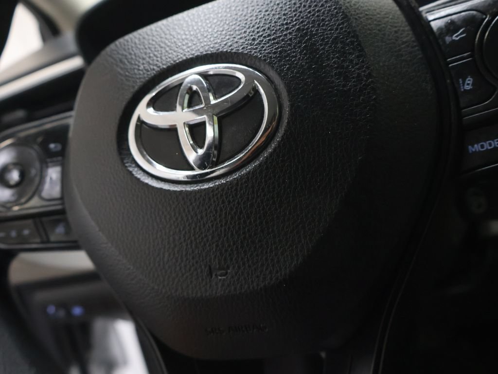 Used 2022 Toyota Corolla LE FWD image 21