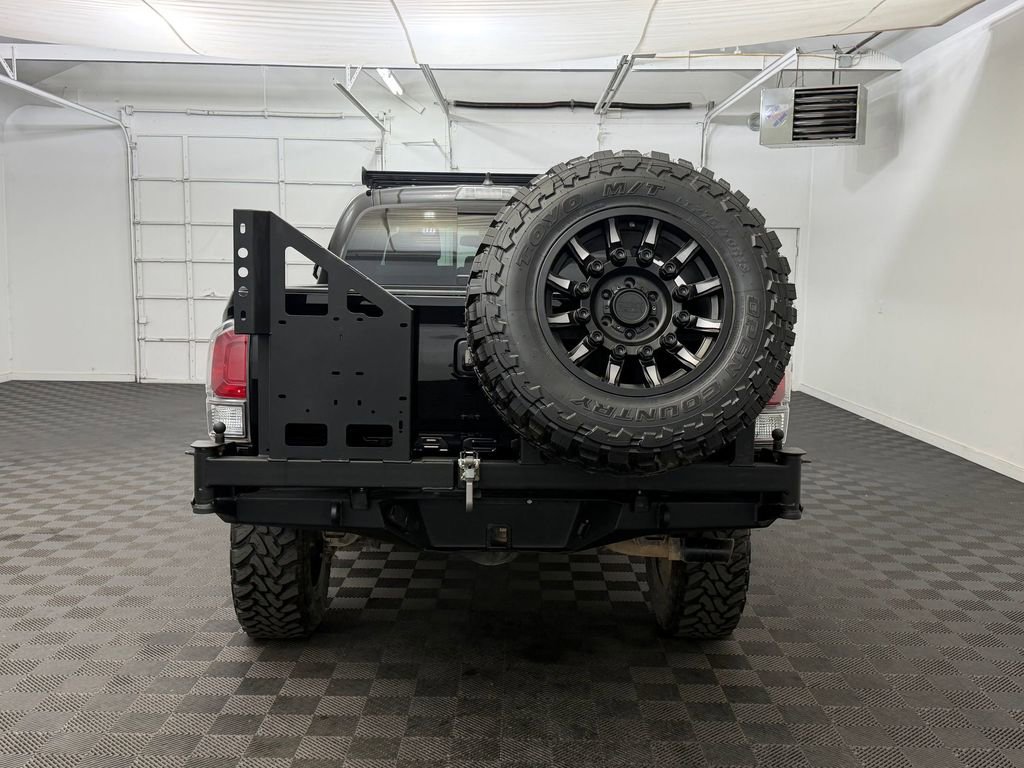 Used 2023 Toyota Tacoma TRD Off-Road w/ Technology Package AWD/4WD image 9